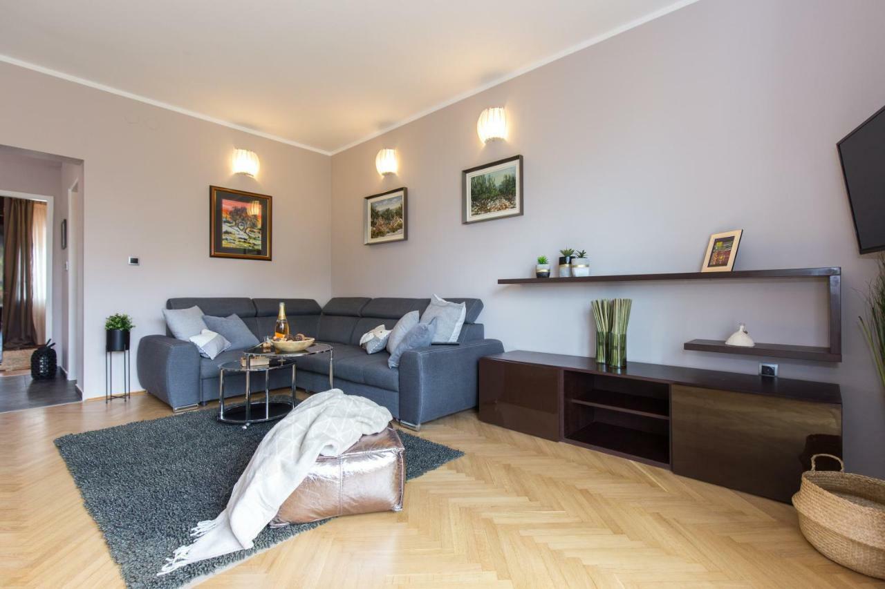 Violic Apartment